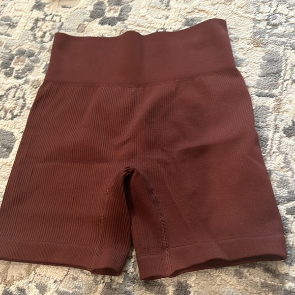 Seamless Ribbed Workout Set 2 Piece Biker Shorts V Neck Sports Bra - Picture 6 of 10